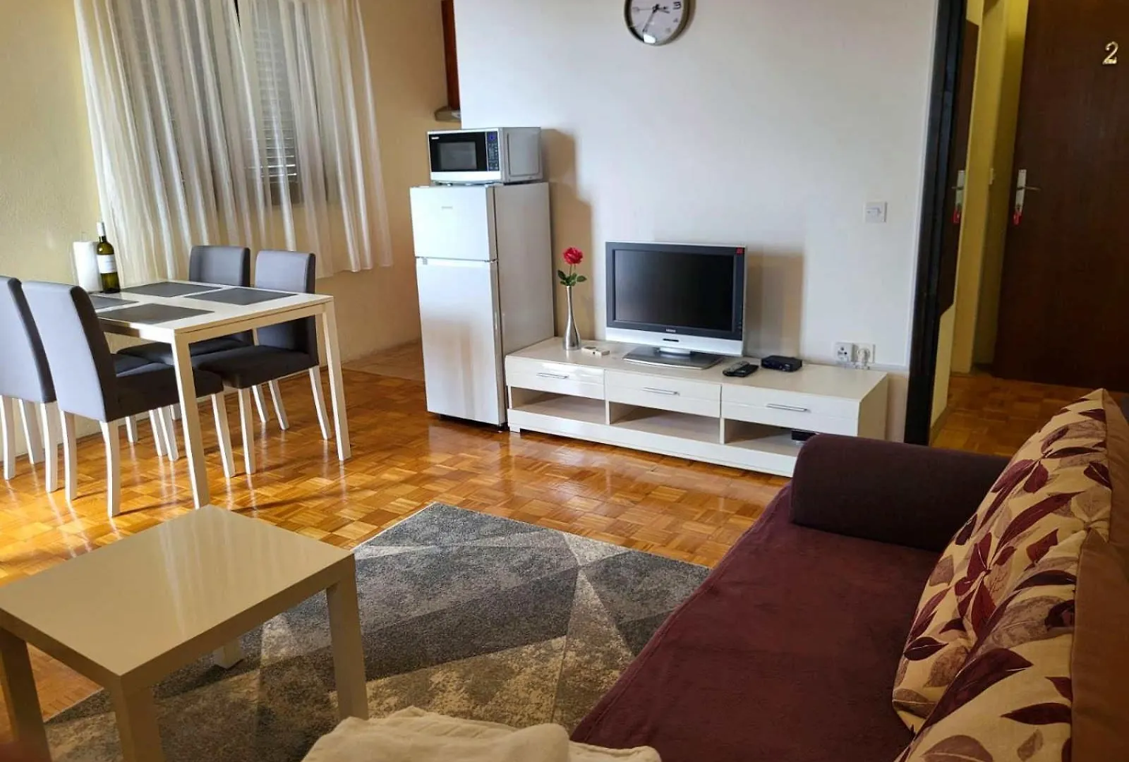 Apartments Nikola 诺维·维诺多尔斯基