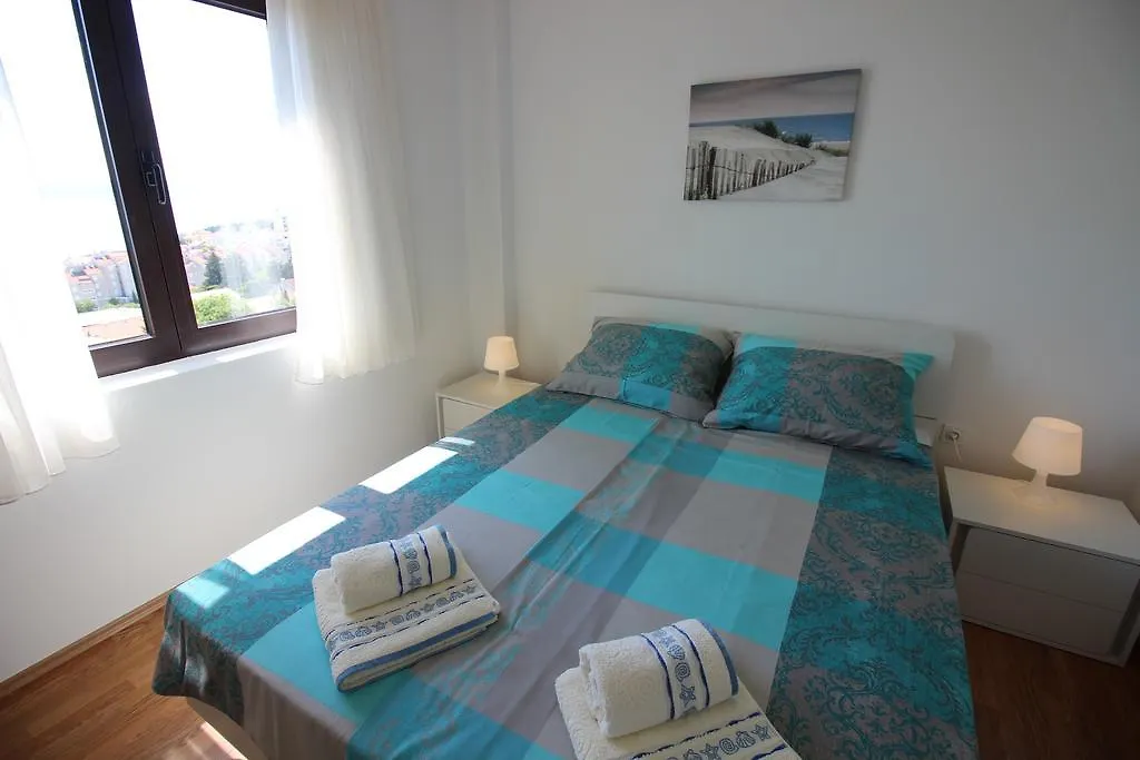Apartments Nikola 诺维·维诺多尔斯基